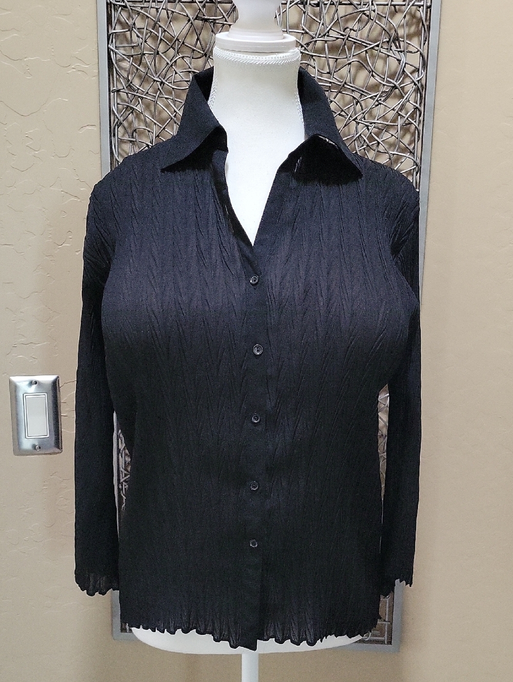 E.K. Designs Crinkle Herringbone Black Textured Button-Up Shirt